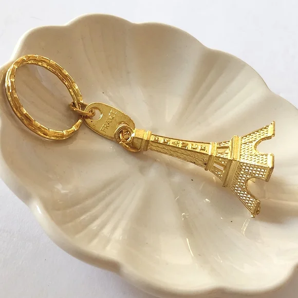 Eiffel Tower Gold Keychain - Picture 3 of 5